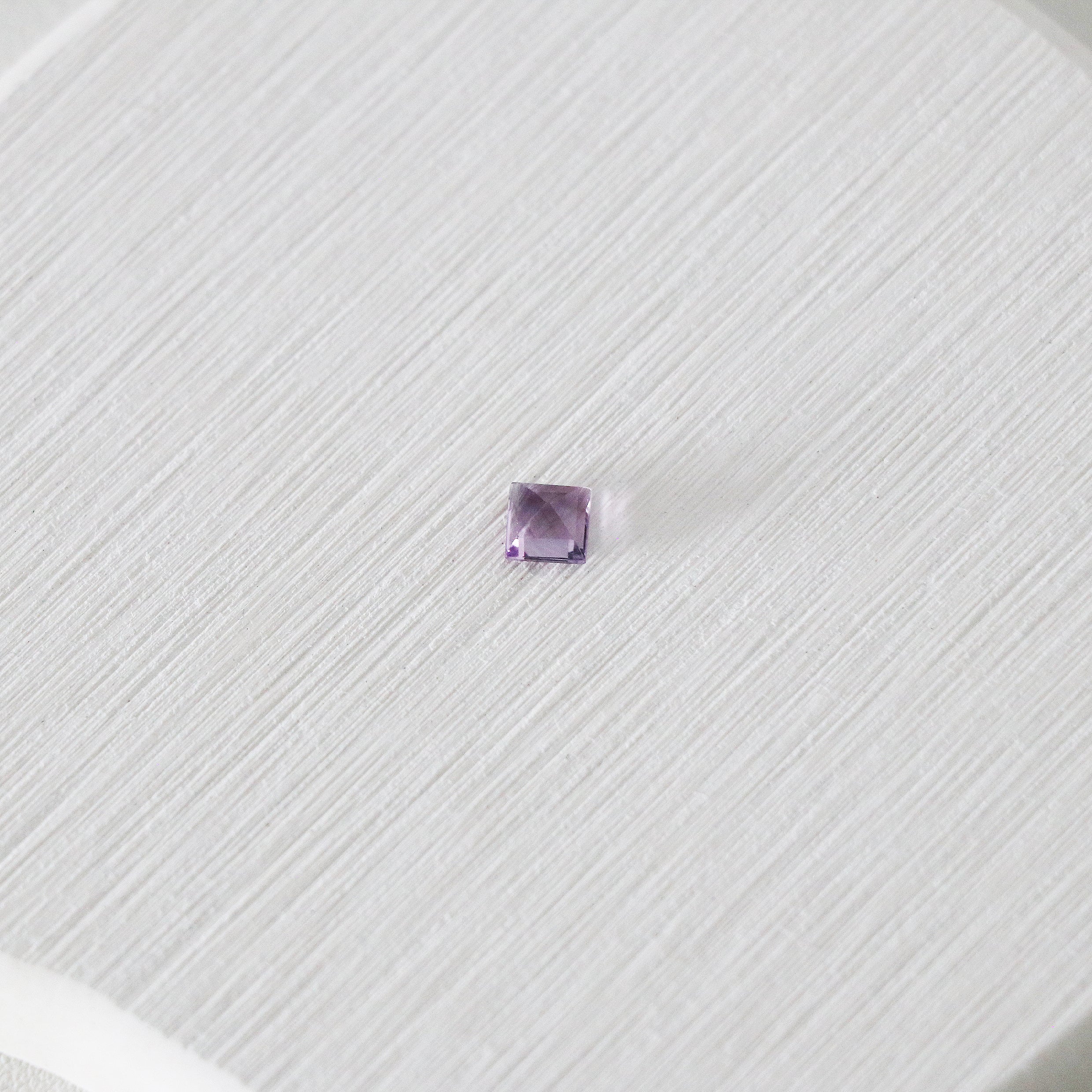 Amethyst / Quartz - Mystery stone 10 - Gem Identification series