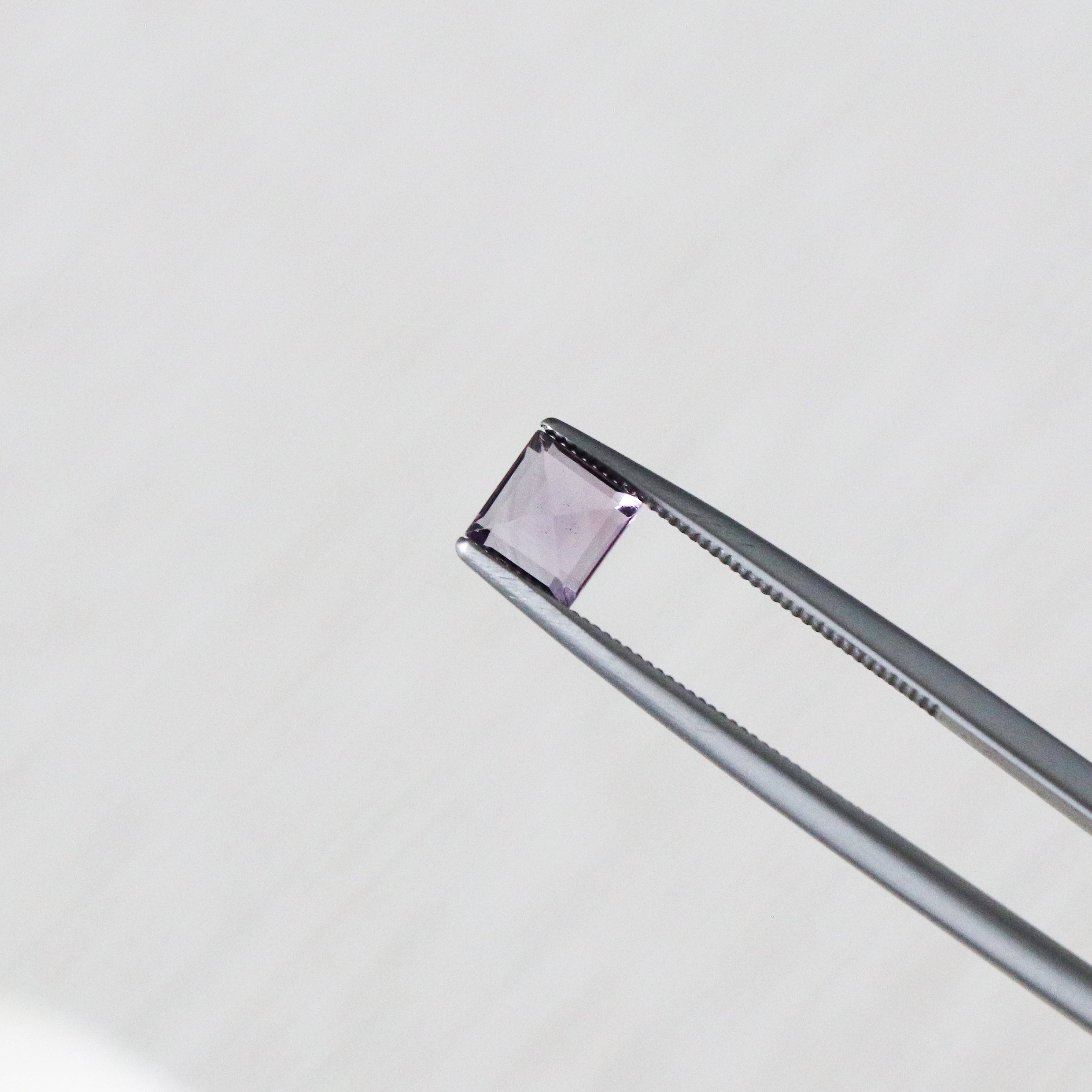 Amethyst / Quartz - Mystery stone 10 - Gem Identification series