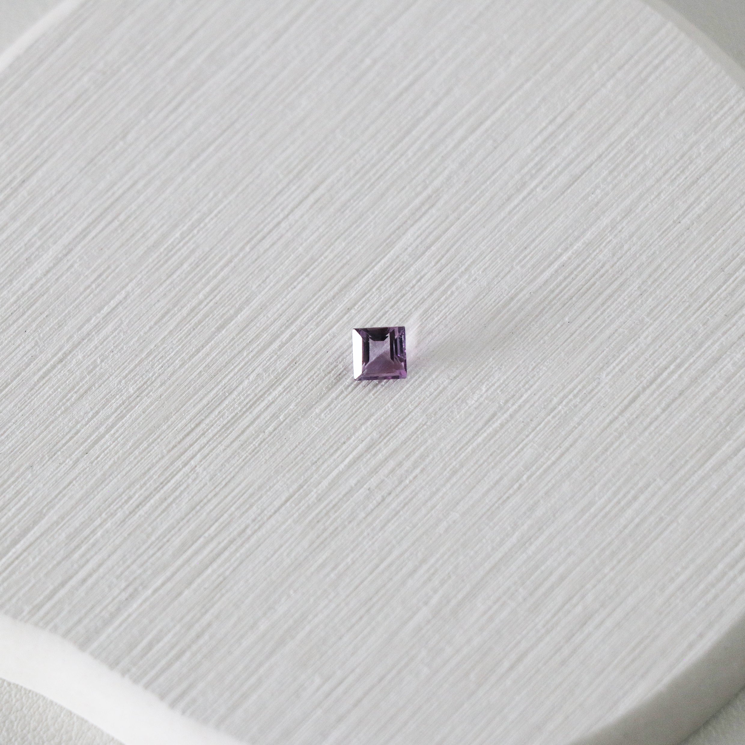 Amethyst / Quartz - Mystery stone 10 - Gem Identification series