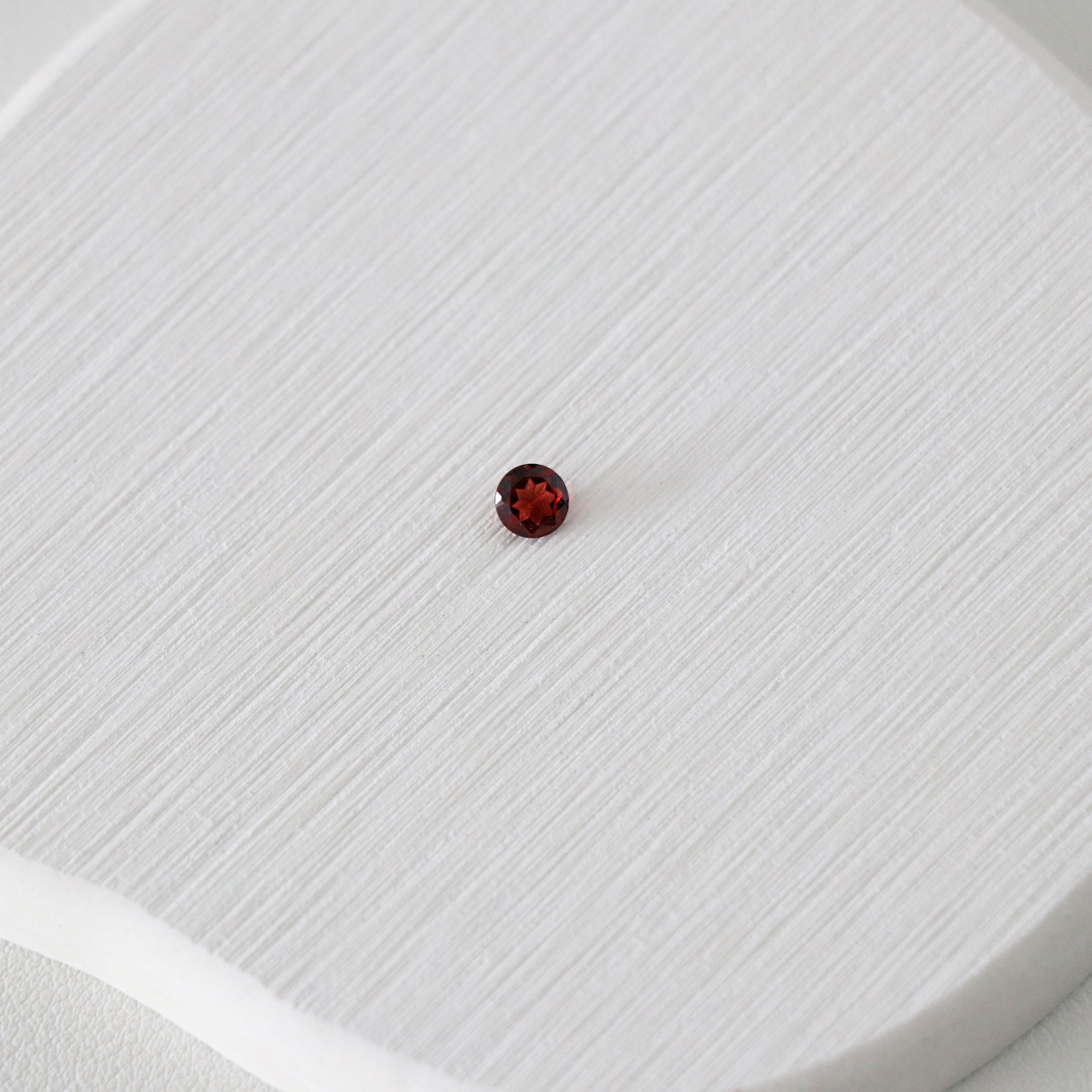 Rhodolite / Pyrope-almandine / Garnet - Mystery stone 3 - Gem Identification series