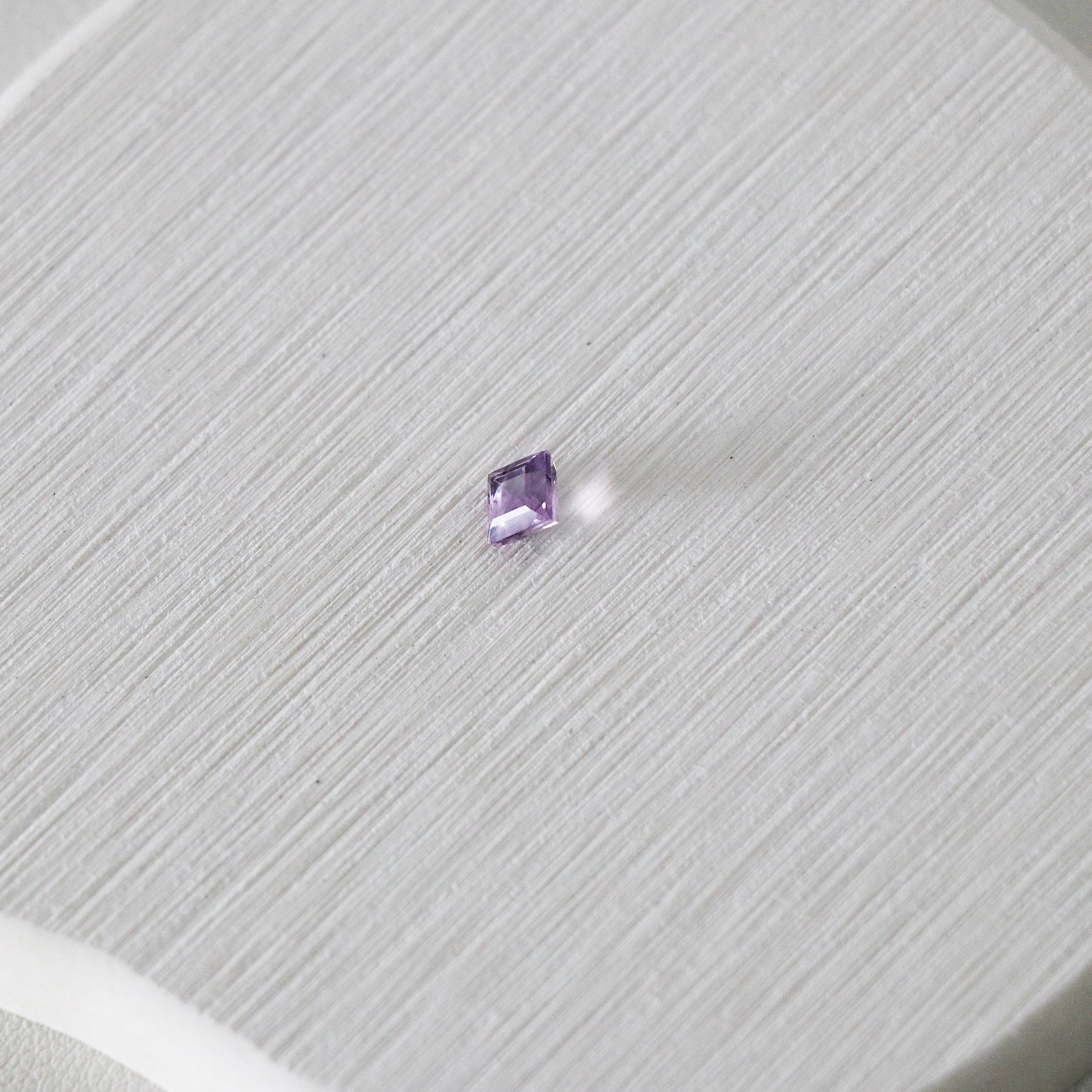 Amethyst / Quartz - Mystery stone 10 - Gem Identification series
