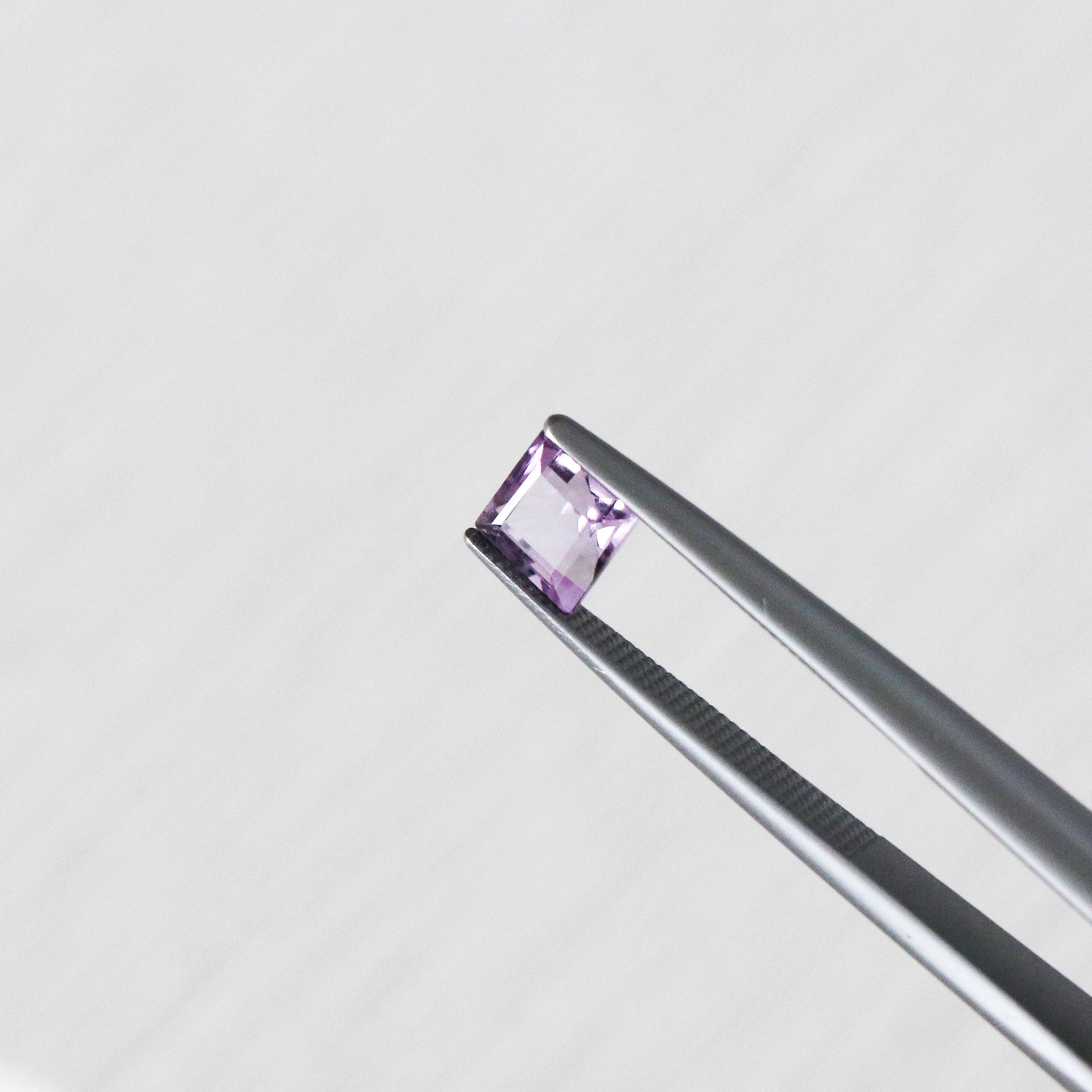 Amethyst / Quartz - Mystery stone 10 - Gem Identification series