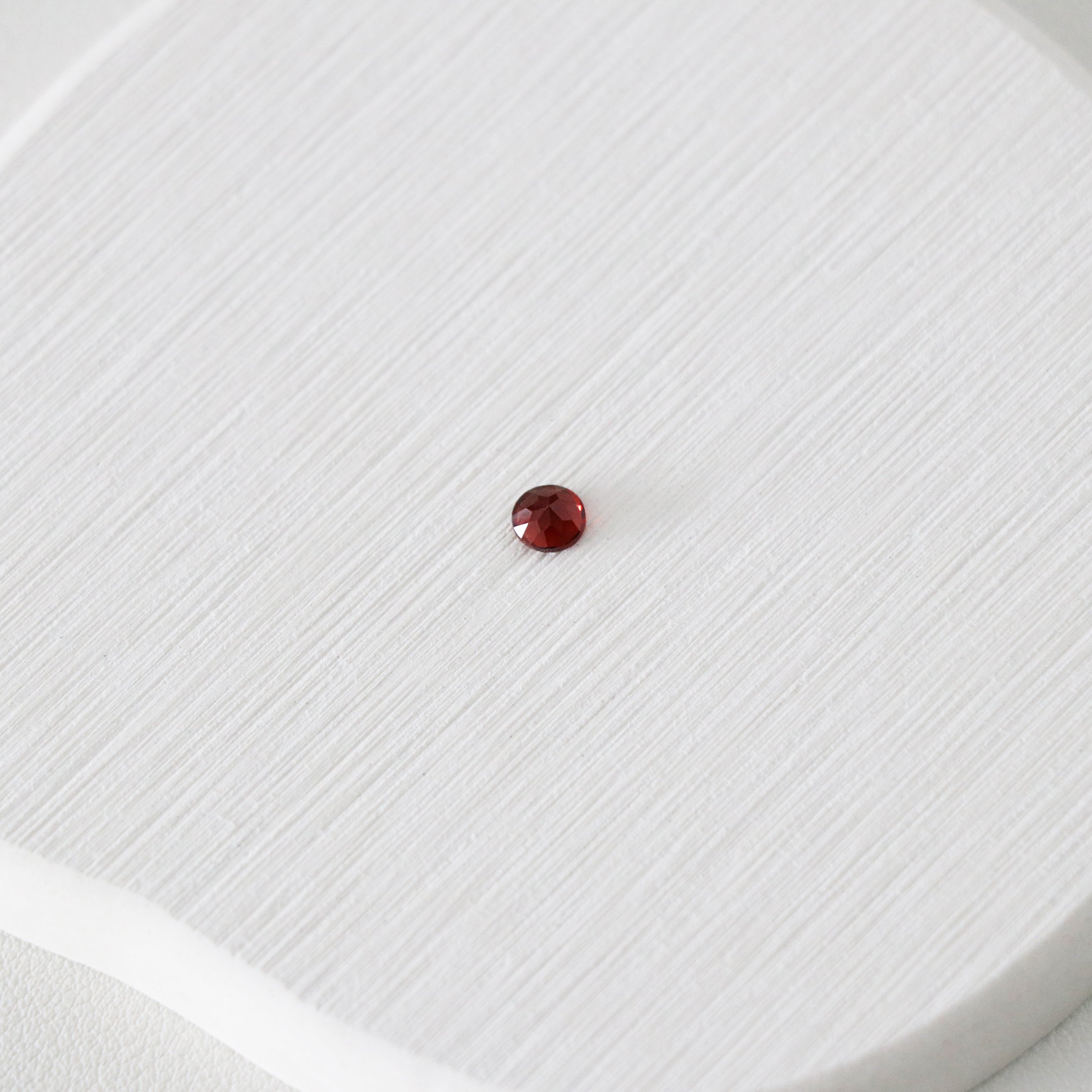 Rhodolite / Pyrope-almandine / Garnet - Mystery stone 3 - Gem Identification series