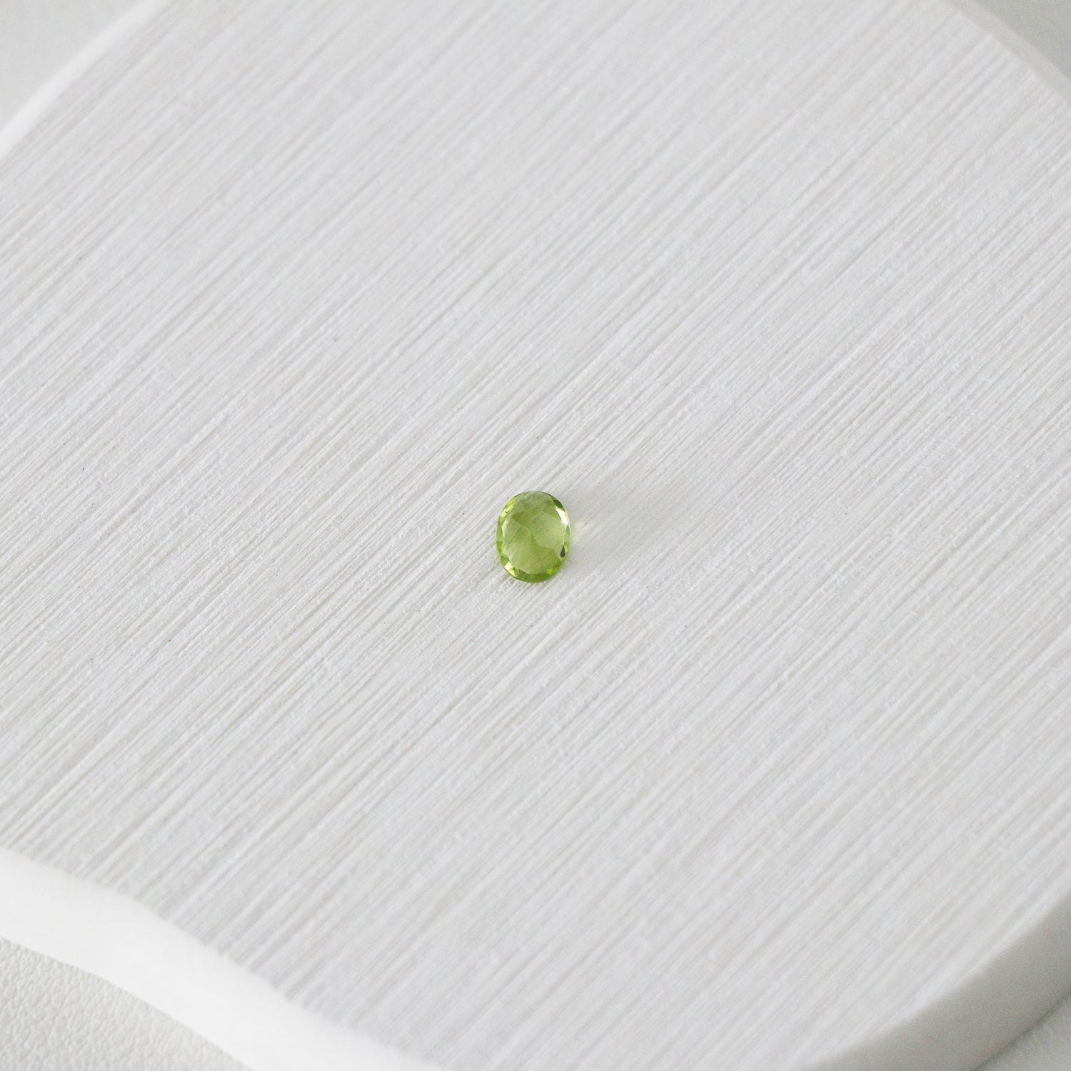 Peridot - Mystery stone 9 - Gem Identification series