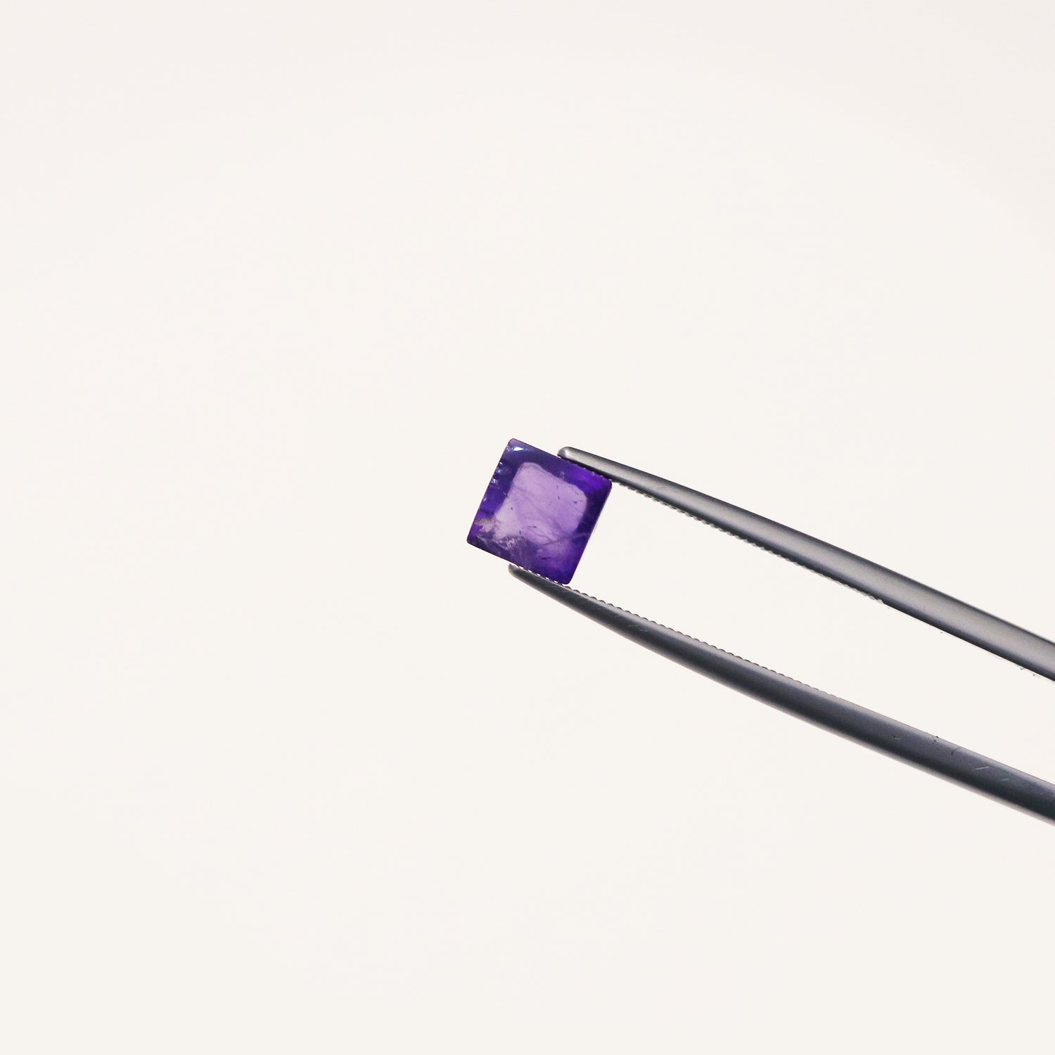 Amethyst / Quartz - Mystery stone 122 - Gem Identification series