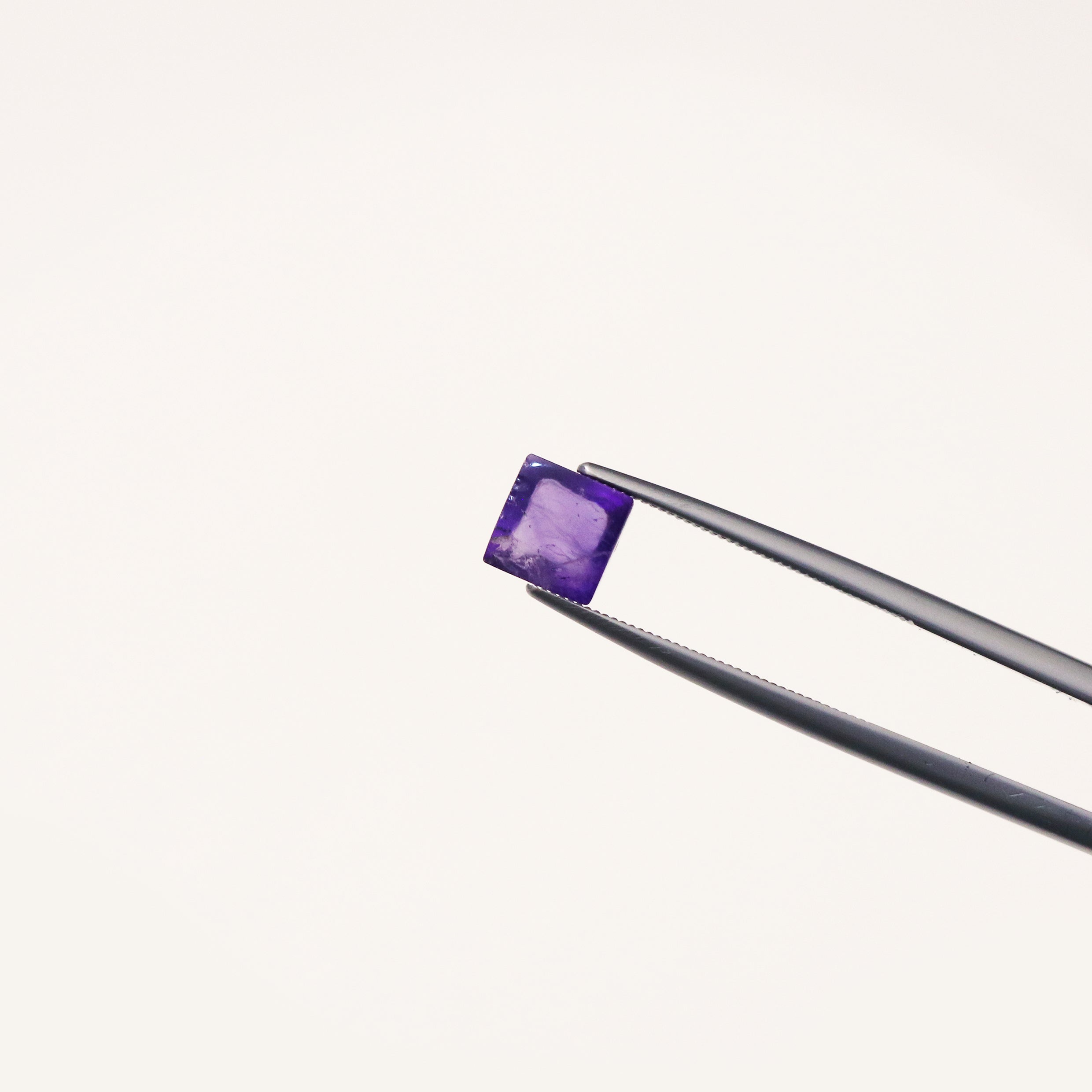 Amethyst / Quartz - Mystery stone 122 - Gem Identification series