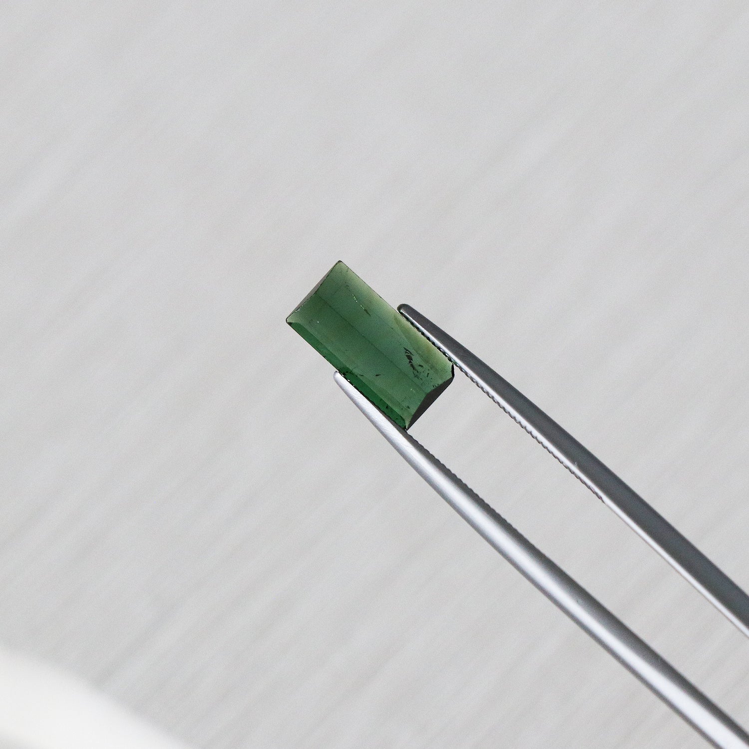 Tourmaline - Mystery stone 6 - Gem Identification series