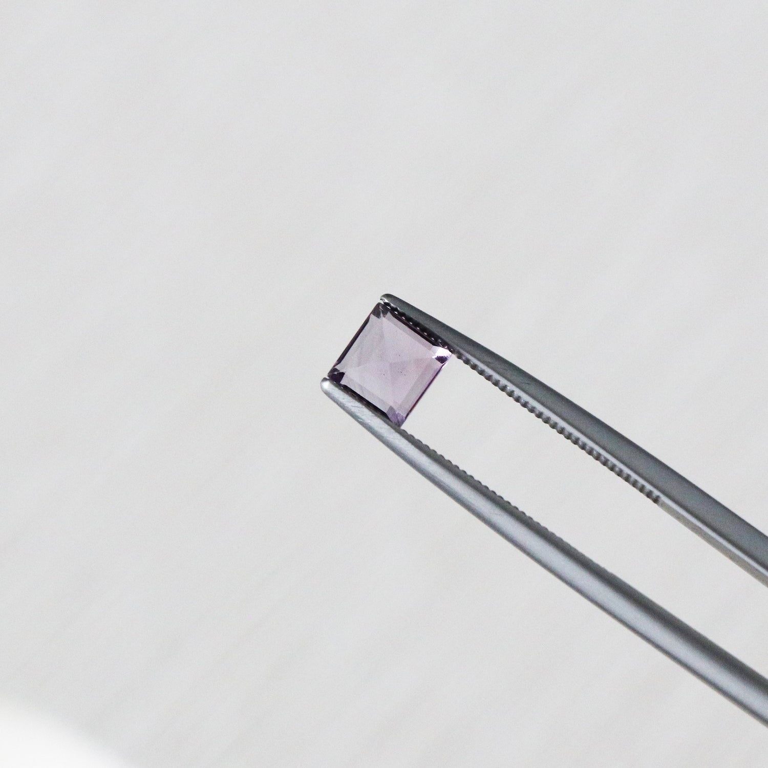 Amethyst / Quartz - Mystery stone 10 - Gem Identification series