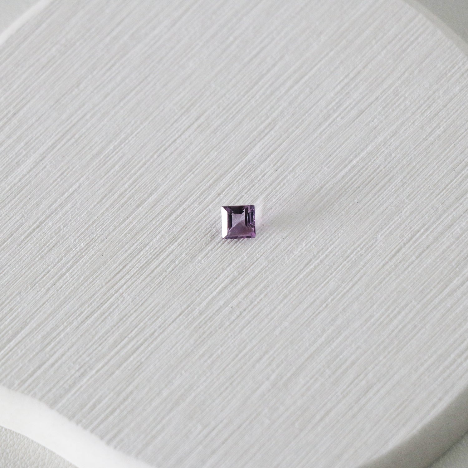 Amethyst / Quartz - Mystery stone 10 - Gem Identification series