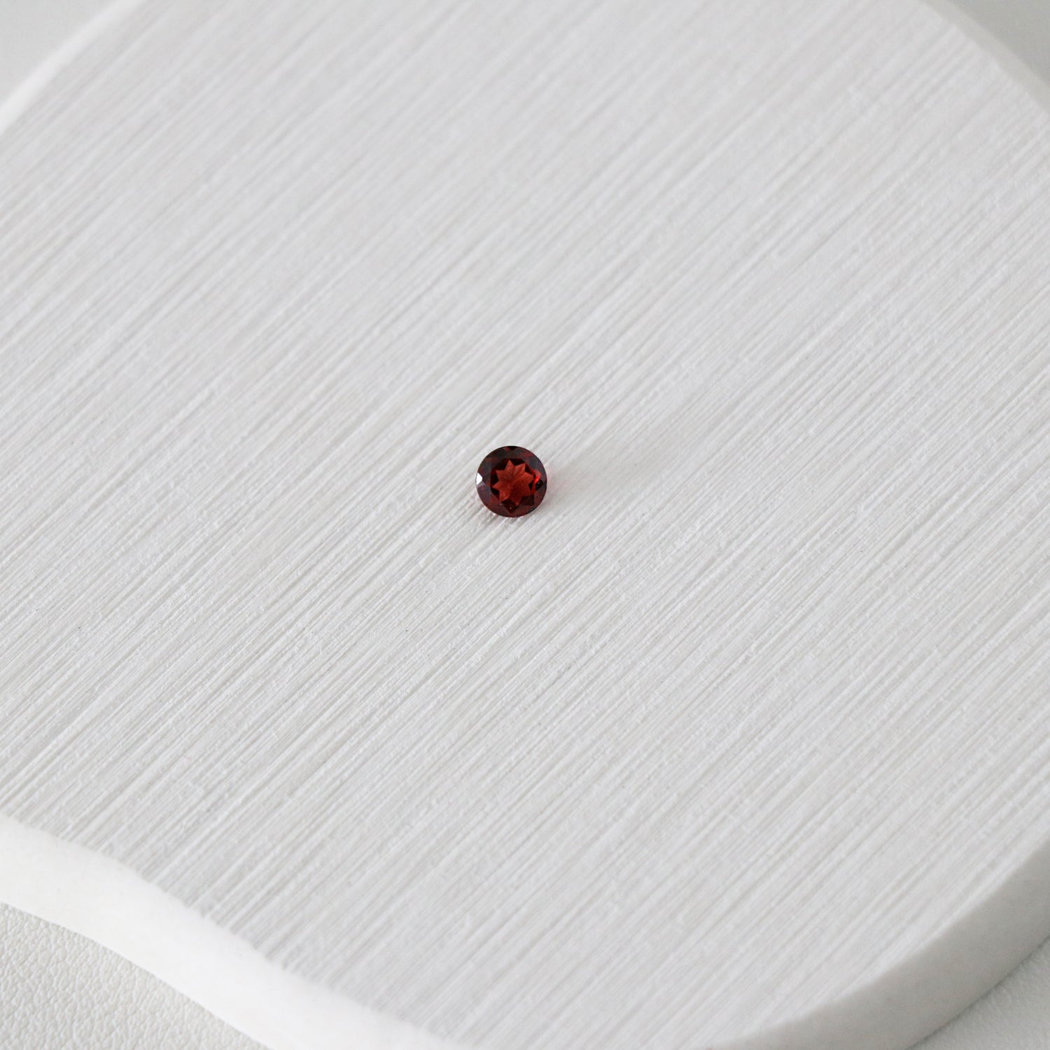 Rhodolite / Pyrope-almandine / Garnet - Mystery stone 3 - Gem Identification series