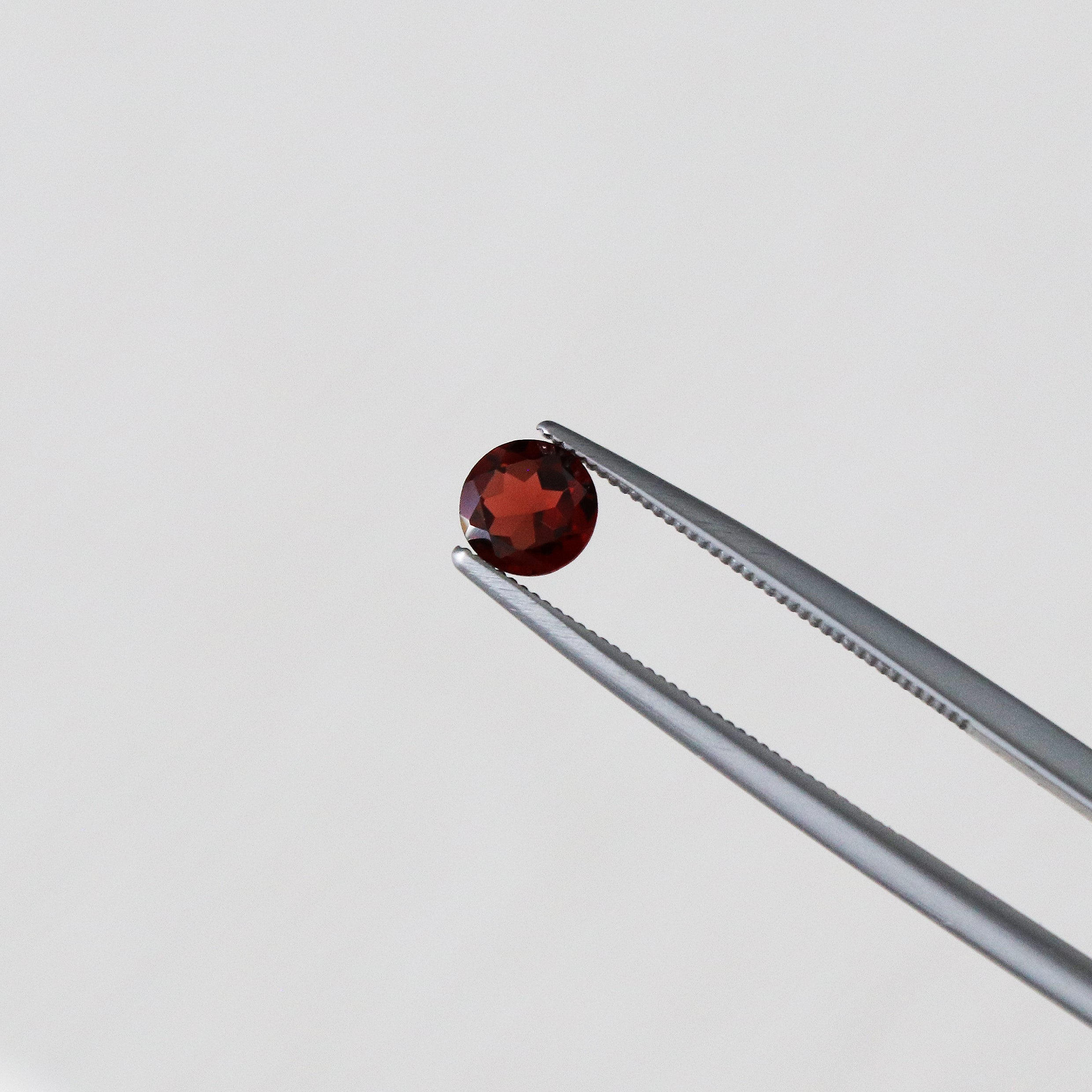 Rhodolite / Pyrope-almandine / Garnet - Mystery stone 3 - Gem Identification series