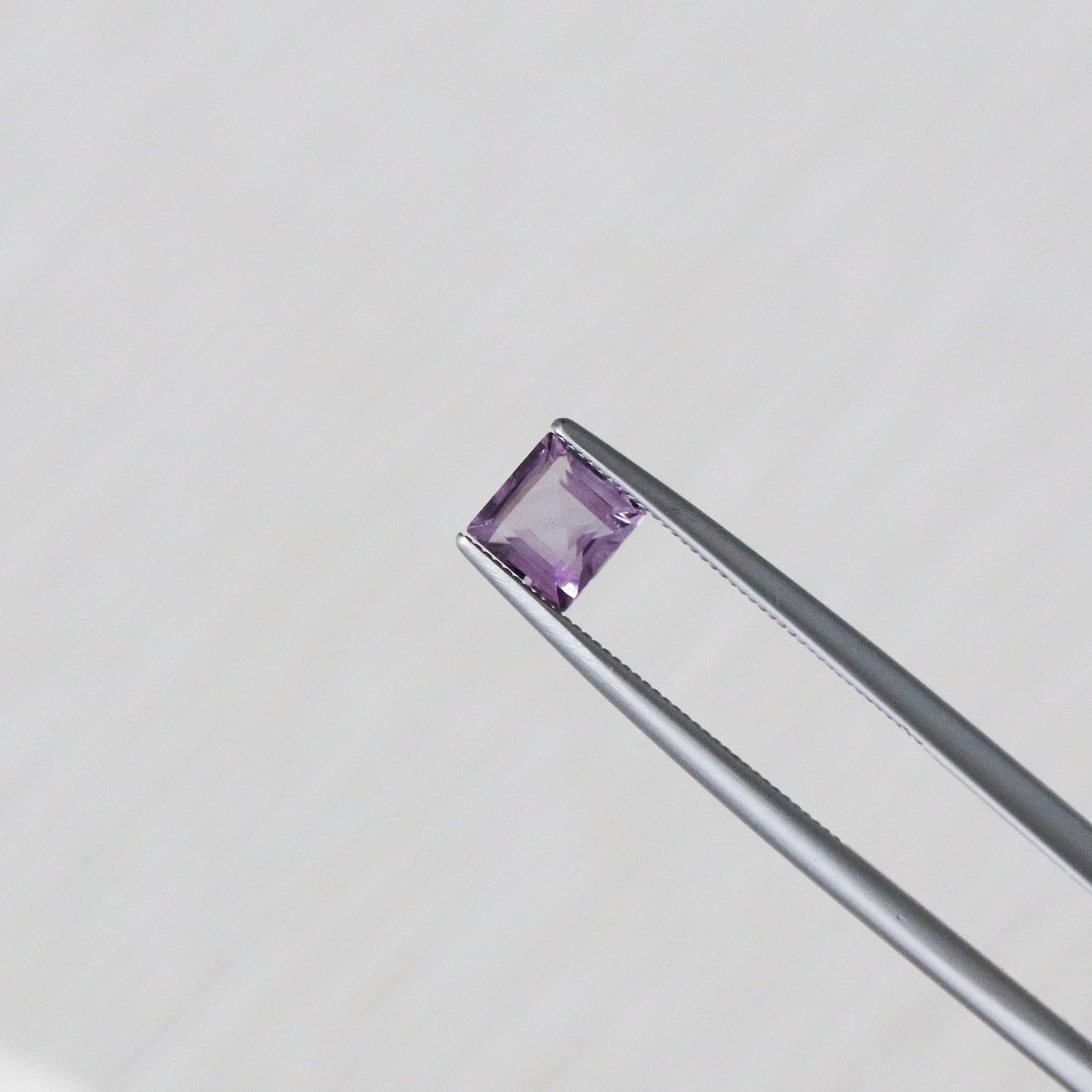 Amethyst / Quartz - Mystery stone 10 - Gem Identification series