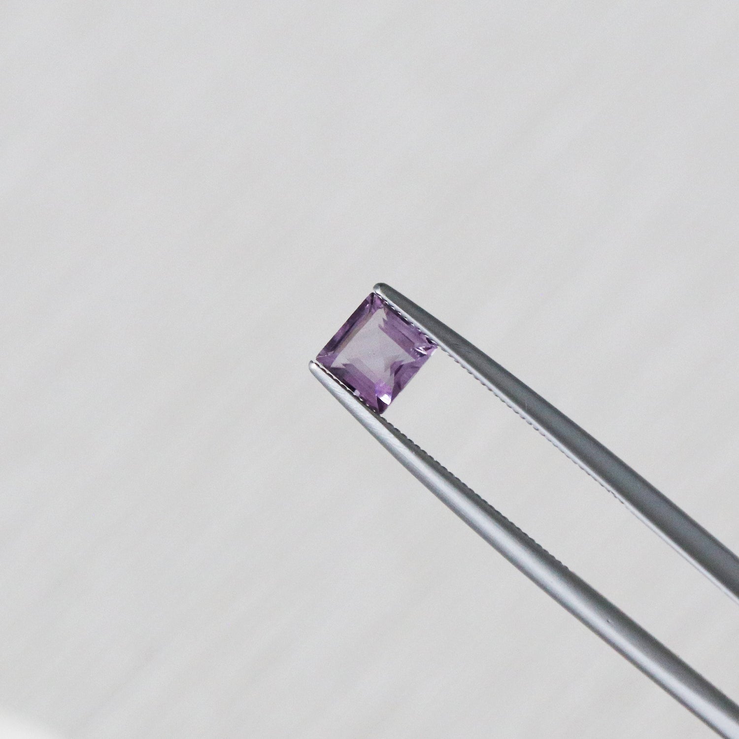 Amethyst / Quartz - Mystery stone 10 - Gem Identification series