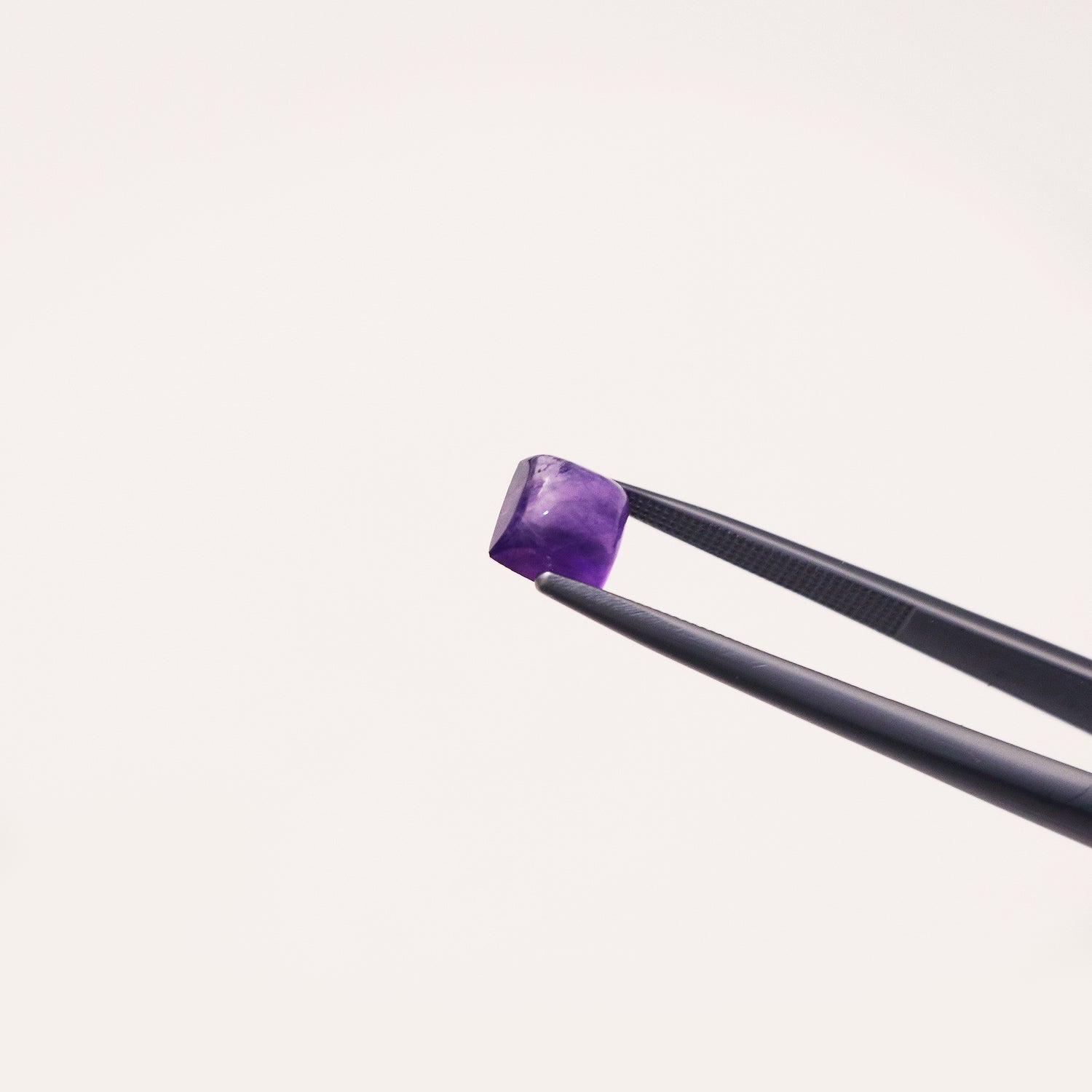 Amethyst / Quartz - Mystery stone 122 - Gem Identification series