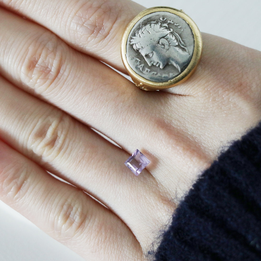Amethyst / Quartz - Mystery stone 10 - Gem Identification series