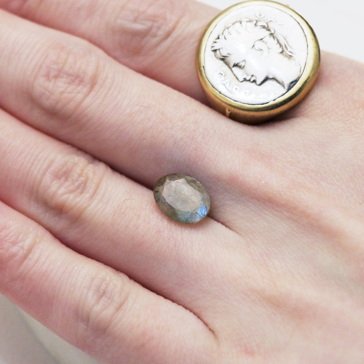 Labradorite / Feldspar - Mystery stone 121 - Gem Identification series