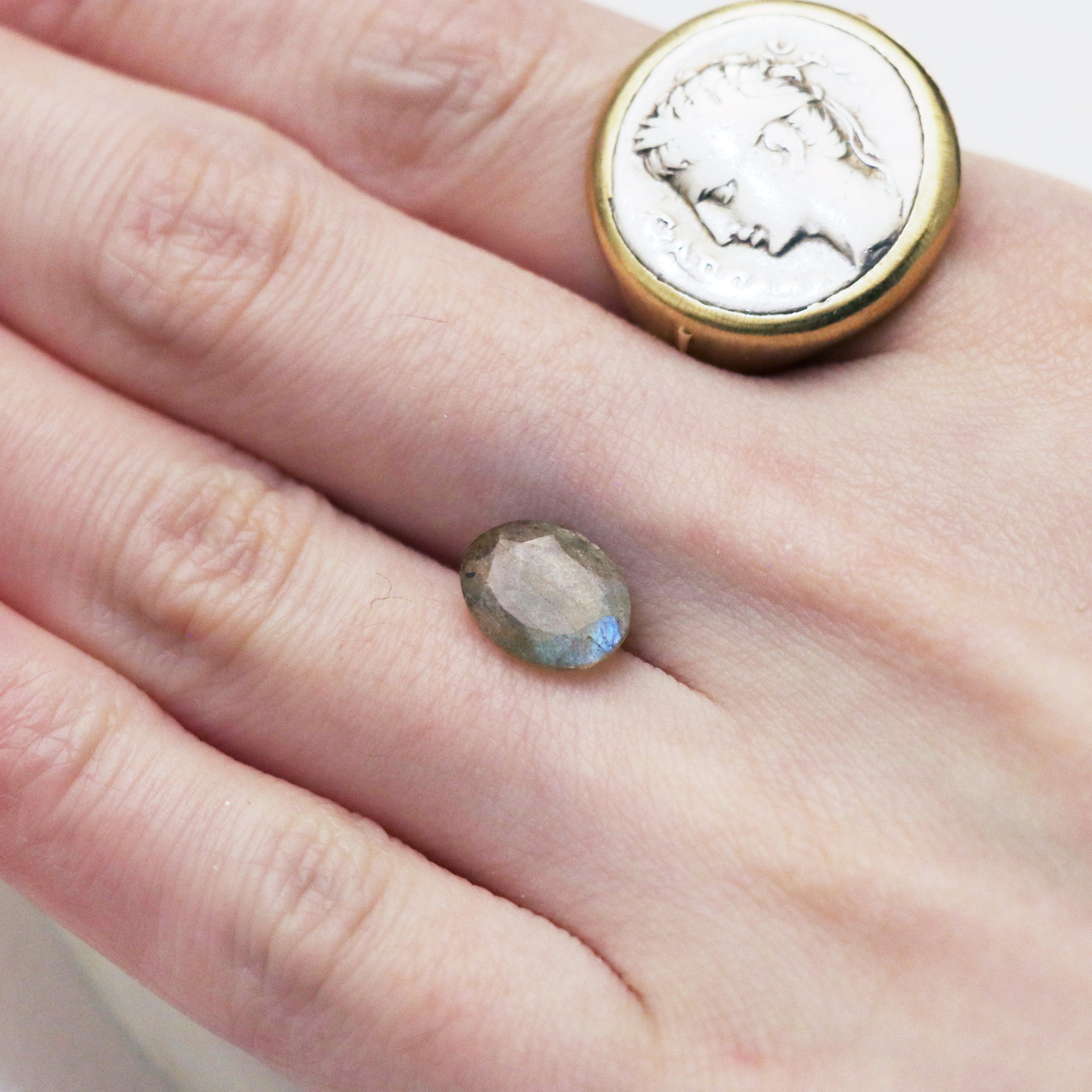 Labradorite / Feldspar - Mystery stone 121 - Gem Identification series