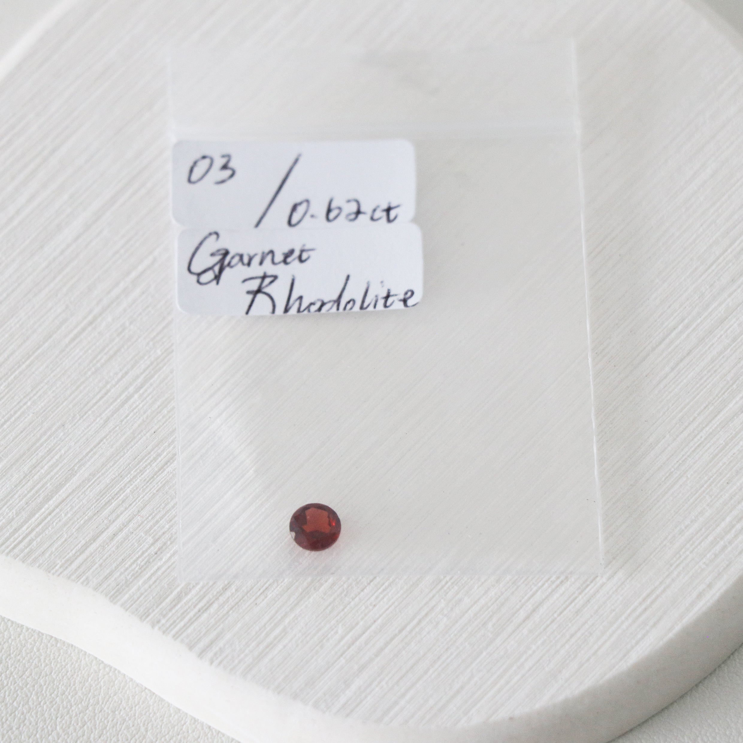 Rhodolite / Pyrope-almandine / Garnet - Mystery stone 3 - Gem Identification series