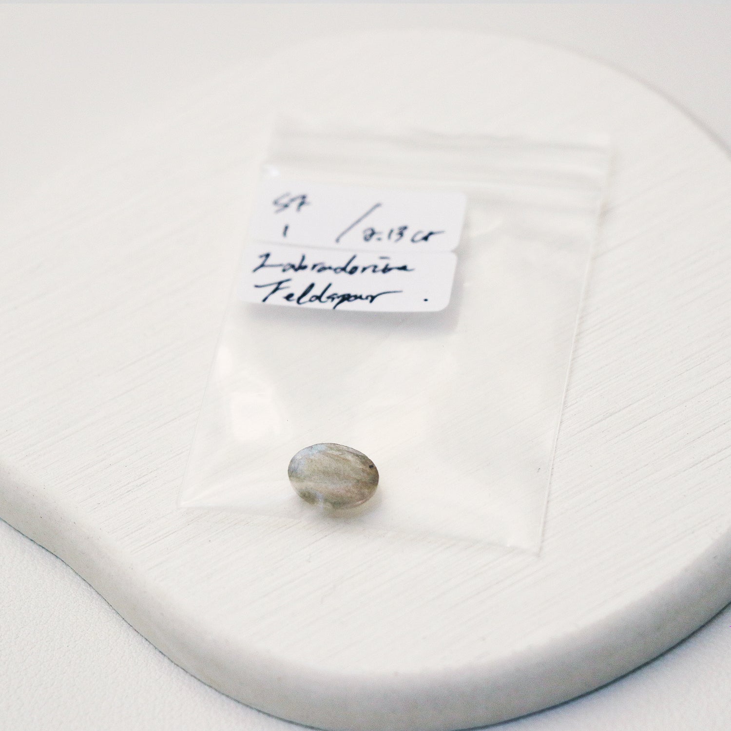 Labradorite / Feldspar - Mystery stone 121 - Gem Identification series