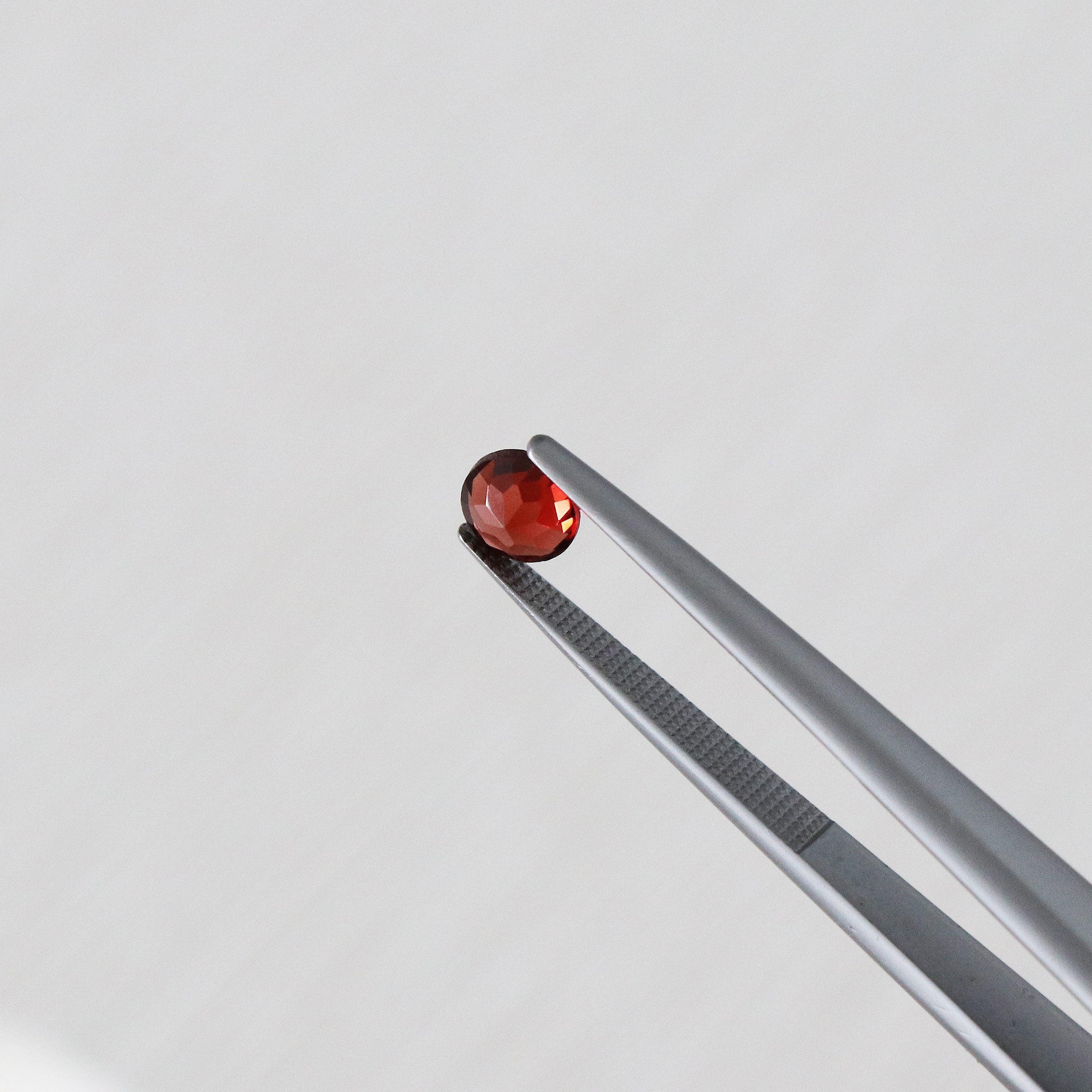 Rhodolite / Pyrope-almandine / Garnet - Mystery stone 3 - Gem Identification series