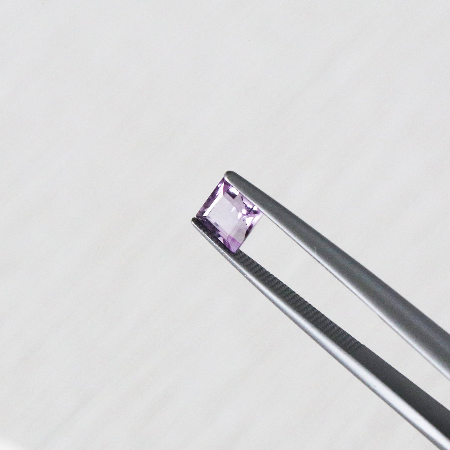 Amethyst / Quartz - Mystery stone 10 - Gem Identification series