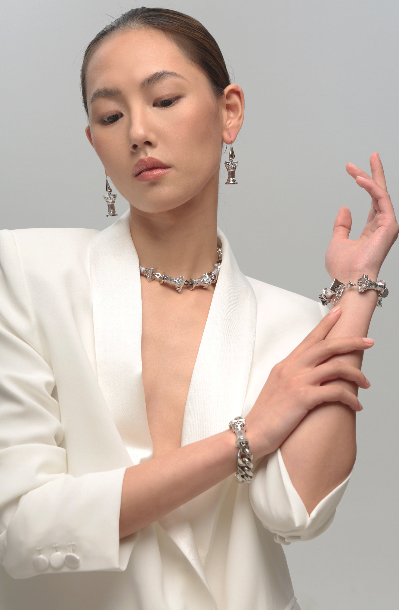 Thurinus Choker Necklace