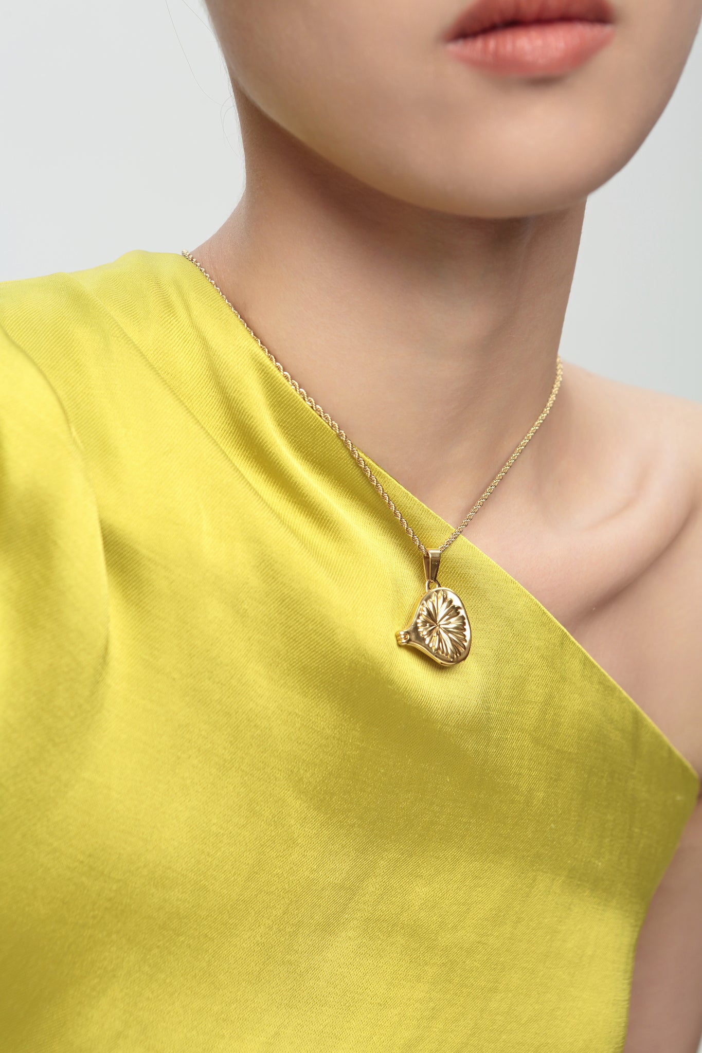 Eve Pendant Necklace