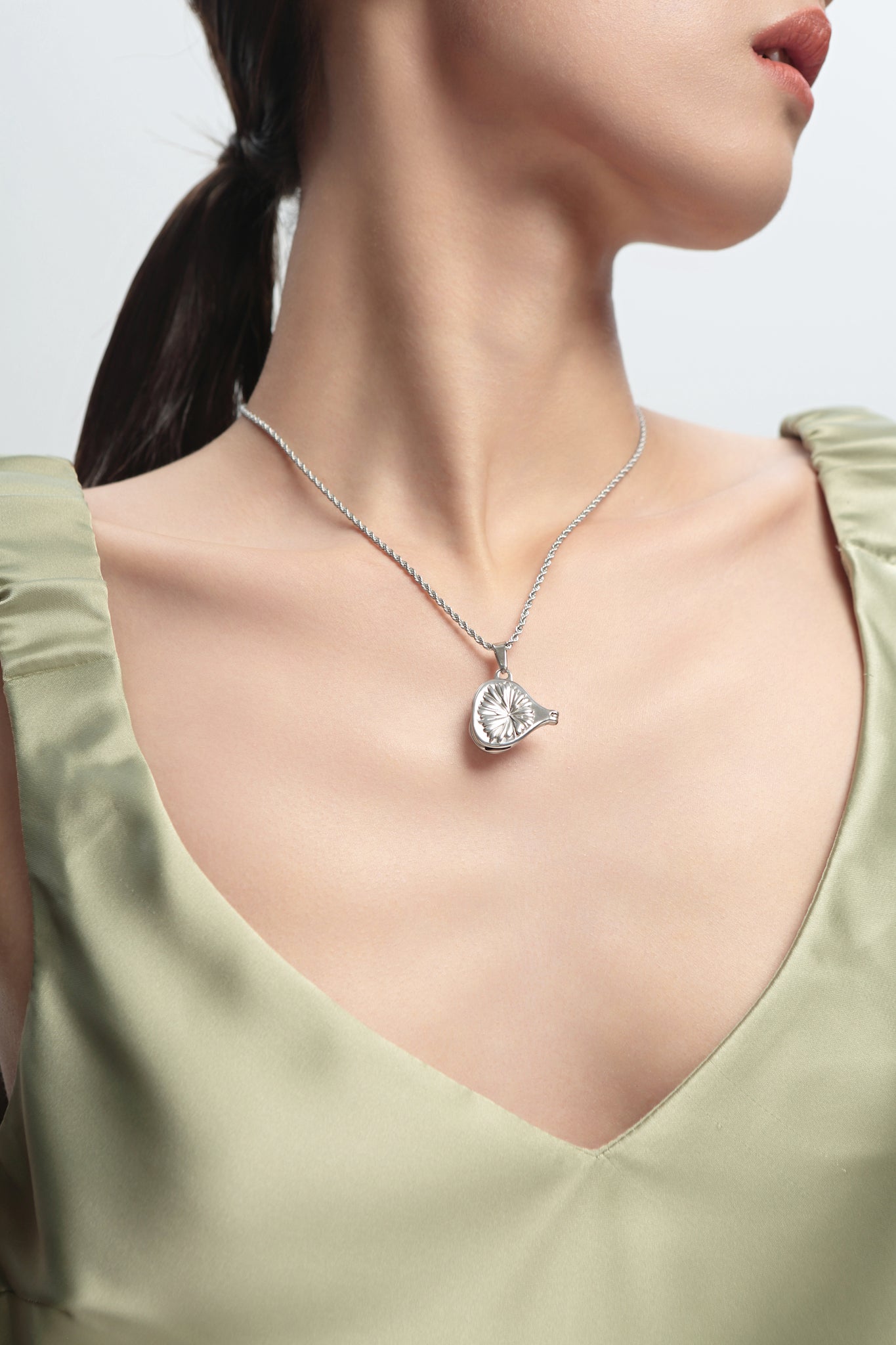 Eve Pendant Necklace