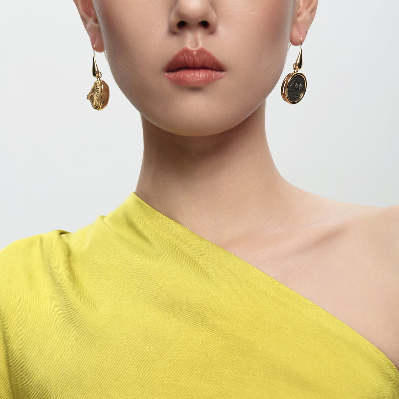 Naomi Dangle Earrings